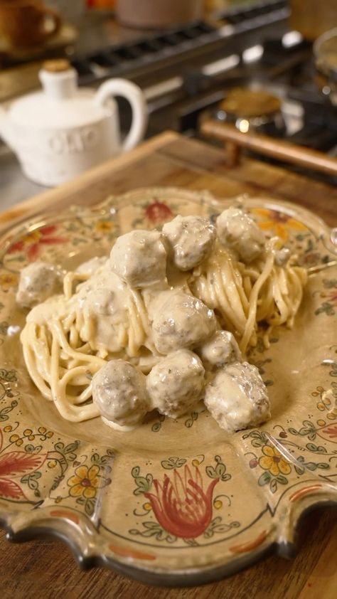 The Pasta Queen | This White Sauce Meatball Tonnarelli was taught to me by my mom, and today I’m teaching it to my daughter. Let’s keep the tradition of... | Instagram Ricotta Pesto, The Pasta Queen, Pasta Queen, Dinners To Make, White Sauce, Italian Dishes, Interesting Food Recipes, Cafe Food, The Sunshine