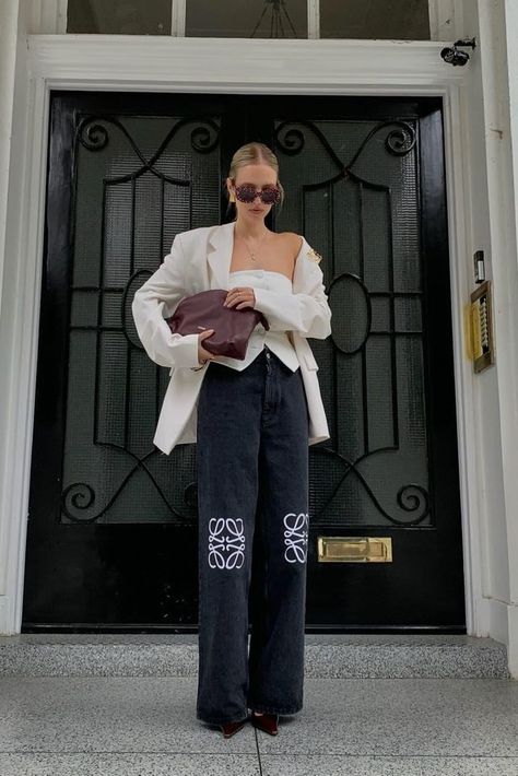 Red Cat Eye, Leonie Hanne, Loewe Anagram, Luxury Eyewear, Red Cat, Red Burgundy, Wearing Red, Grey Lenses, Winter Fashion Outfits