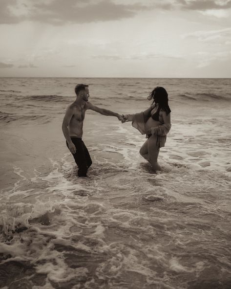 water couple maternity photos Water Maternity Pictures, Maternity Bathing Suit, Water Shoot, Pregnancy Photos Couples, Cute Pregnancy Pictures, Pregnant Couple, Maternity Pictures, Couples Photoshoot, Pregnancy Announcement