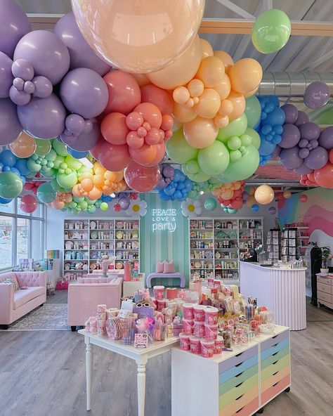 CONFETTIMYPARTY now open! Shop in store and online for all your party needs. Luxe tableware, party favours, personalized balloons, gifts… | Instagram Event Rentals Showroom, Gift Shop Decor, Candy Store Design, Gift Shop Interiors, Balloon Painting, Store Design Boutique, Open Shop, Personalized Balloons, Balloon Shop