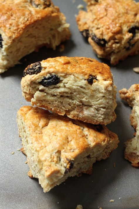 Soda Bread Scones, Honey Cinnamon Butter, Irish Cooking, Irish Soda Bread Recipe, Scottish Recipes, Honey Cinnamon, Scones Recipe, Cinnamon Butter, Irish Soda