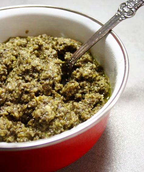 Discover the Olive Tapenade for your Appetizer Toasts: ingredient list and step by step instructions CLICK HERE to learn more. Recipe With Olives, Olive Tapenade Recipe, Tapenade Recipe, Tomato Bruschetta, Olive Recipes, Olive Tapenade, Appetizer Ideas, Chicken Skewers, Tapenade