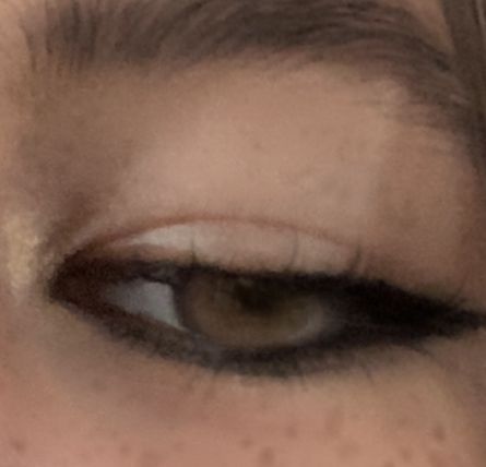 Aesthetic picture: Brown eye with eyeliner closeup Sleepy Eyes Makeup Aesthetic, Messy Eyeliner Aesthetic, Mascara Aesthetic, Eyeliner Under Eye, Eyeliner Inspo, Brown Eyes Aesthetic, Under Eye Makeup, Aesthetic Brown, Swag Makeup