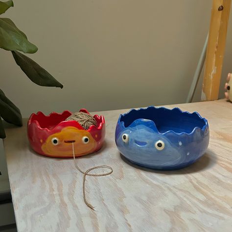 team red or blue calcifer? :) 🔥 #howlsmovingcastle #ghibli #calcifer #yarn #crochet #knit Ceramic Calcifer, Blue Calcifer, Calcifer Crochet, Calcifer Clay, Ghibli Calcifer, Ghibli Crochet, Yarn Ideas, Team Red, Howls Moving Castle