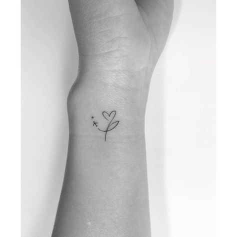 Tiny Women Tattoos, Heart Flower Tattoo, Tiny Woman, Minimalist Line Art, Heart Flower, Nature Flowers, Little Tattoos, Fine Line Tattoos, Line Tattoos