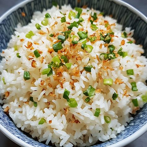 Scallion Rice, Garlic Rice, Instagram Recipes, Cooked Rice, Trending Recipes, 2 Cups, Tasty Dishes, Stir Fry, Food Photography