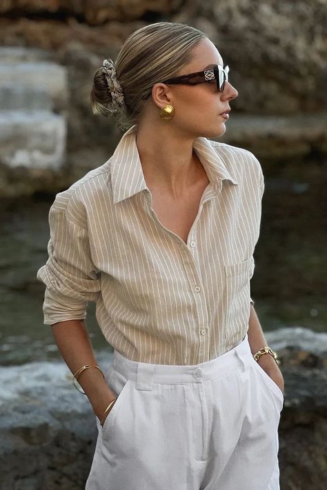 Sporty Work Outfit, Sporty Work Outfits For Women, Sleeves Outfit, Linen Shirt Outfit, Sunglasses Aesthetic, Parisian Outfits, Trousers Outfit, Outfit Brown, Outfit Simple