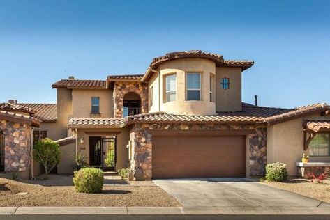 Houses In Arizona, Arizona Home Interior, Arizona Houses, Practical House, Big Modern Houses, Arizona Homes, Spanish Tiles, Arizona House, Missing Home