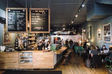 Coffee Shops In Chicago, Chicago Coffee Shops, Chicago Coffee, Coffee Places, Rooftop Bars, How To Order Coffee, Best Coffee Shop, Chicago Shopping, Tea Bar