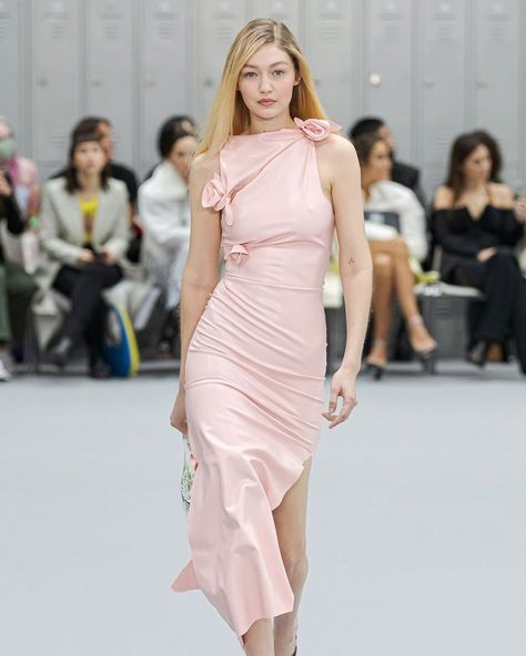 Gigi Hadid coperni Fall Winter 2022 Collection. @GiGiHadid @gigi2155hadid @hadidsrock #Gigi Hadid #FW22 Gigi Hadid Pink, Coperni Dress, Winter 2022, Gigi Hadid, Pink Dress, High Low Dress, One Shoulder Formal Dress, Fall Winter, Dress Up