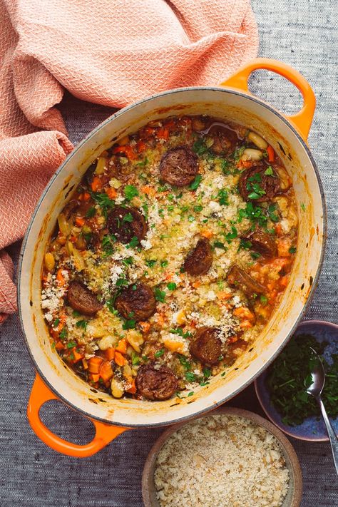 Vegan Sausage Casserole - A Simple Veggie Casserole Seitan Sausage, Sausage And Bean Casserole, Sausage Cassoulet, Homemade Seitan, Vegan Summer Recipes, Veggie Casserole, Sausage Casserole, Vegan Beans, Potato Curry