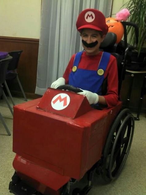 Mario cart wheelchair costume! <3 it* Wheelchair Costumes, Halloween Costumes Pictures, Mario Costume, Harvest Fest, Wheel Chair, Costumes Pictures, Family Costumes, Family Halloween Costumes, Amazing Cosplay