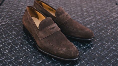 Suede loafer Suede Loafers Men Outfit, Suede Loafers Outfit, Penny Loafers Outfit, Loafers Men Outfit, Mens Suede Loafers, Brown Suede Loafers, Mens Fashion Dressy, Suede Outfit, Penny Loafers Men