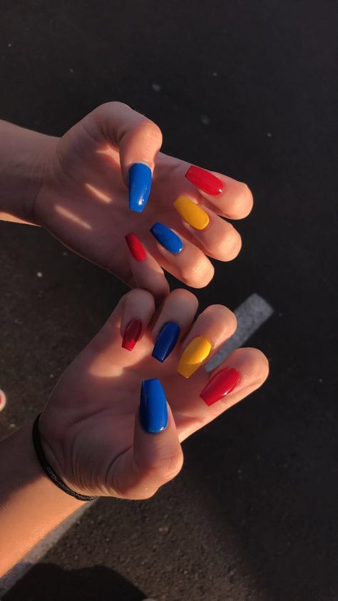 primary color nails Deco Nails, Colorful Nails, Color Nails, Nail Styles, Summer Acrylic Nails, Acrylic Nails Coffin, Dream Nails, Coffin Nails Designs, Fire Nails