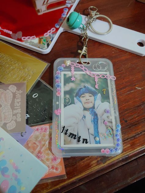 Bts Keychain, Photocard Holder, Diy Holder, Kpop Merch, Paper Crafts, Bts, Quick Saves