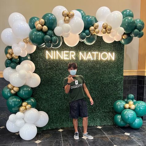 UNCC Greenery Wall 2 Graduation Photo Booth Ideas, Boxwood Hedge Wall, High School Graduation Photos, Grad 2023, Flower Wall Rental, Graduation Photo Props, Photo Booth Ideas, Graduation Photo Booth, Greenery Wall