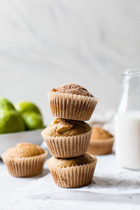 Cinnamon Muffins Recipe, Muffin Recipes Cinnamon, Pear Muffins, Healthy Snack Choices, Toddler Foods, Cinnamon Muffins, Healthy Muffin Recipes, Autumn Recipes, Homemade Muffins