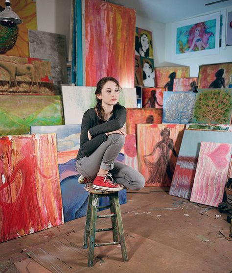 Autumn de Forest, 14, female American child artist prodigy, in her studio with paintings. Female Artists Painting, Plywood Art, Artist Aesthetic, Artists For Kids, Forest Art, Artist Paint, Artist Painting, Family Photo, Artist Art