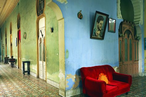 Michael Eastman’s Havana Havana House, Red Couch, 동화 삽화, Yellow Room, Red Sofa, Have Inspiration, Havana Cuba, Green Interiors, Colour Schemes