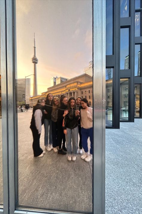 Canada Student Life Aesthetic, Canada University Aesthetic, Cn Tower Photo Ideas, University Of Toronto Aesthetic, Canada High School, Toronto Photoshoot, Toronto Metropolitan University, Canada University, Girlfriends Outfits