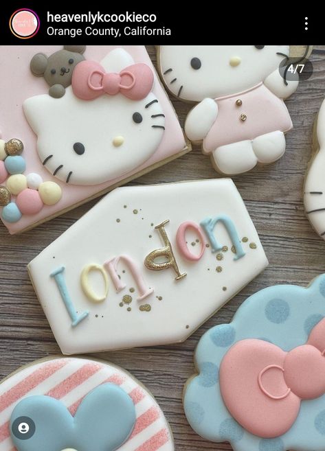 Bolo Da Hello Kitty, Kitty Cookies, Hello Kitty Cookies, Hello Kit, Hello Kitty Party, Marketing Cookies, 11th Birthday, Cat Party, Cute Cookies