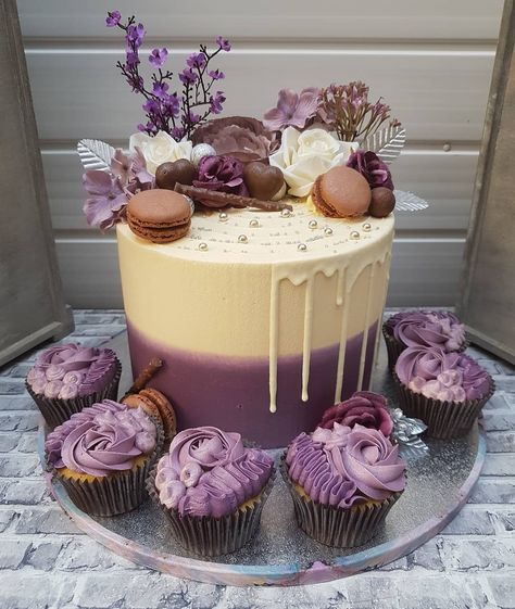 Purple haze of a beauty 💜 tall ombre drip cake with a selection of purpley flowers, edible treats and cupcakes for a special birthday… 35th Birthday Ideas, 35th Birthday Ideas For Her, 35th Birthday Cake, 35th Birthday Cakes, Birthday Cake For Women, Cake For Women, Birthday Drip Cake, Purple Cakes Birthday, Special Birthday Cakes