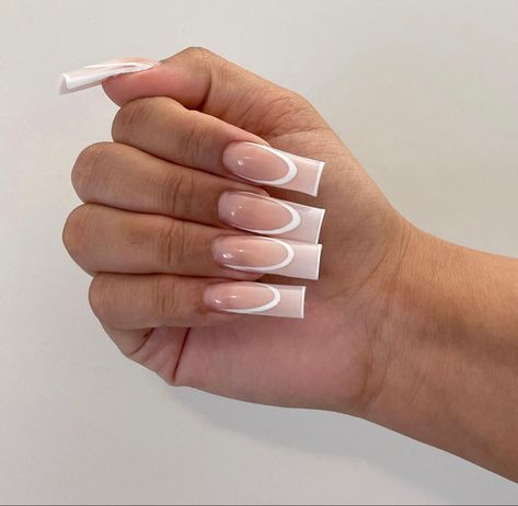 French Tip Outline, Ombre French Tip, Ombre French Nails, Brown Acrylic Nails, French Tip Nail Designs, Ombre Acrylic Nails, White Acrylic Nails, Girly Acrylic Nails, Vibrant Nails