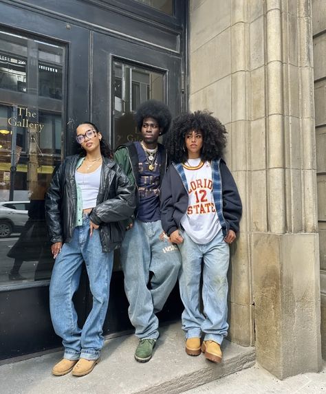 streetwear black y2k 90s Black Women Street Wear, Poses For Tomboy Photoshoot, 90s New York Streetwear, 90s Style Baggy Streetwear Pants, Maximalist Outfits Black Woman, Black People Outfits, Stem Outfits Style, Oversized 90s Inspired Streetwear T-shirt, Baddie Streetwear Outfits