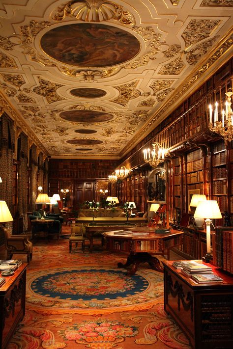 Zigarren Lounges, Bar Deco, Derbyshire England, Bar In Casa, Dream Library, Chatsworth House, Beautiful Library, English Manor, Well Read