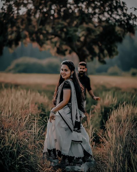 Tamil Marriage Couple Photography, Marriage Couple Photography, Tamil Marriage, Village Couple, Love Couple Images Hd, Pre Wedding Photoshoot Outfit, Marriage Couple, Pre Wedding Photoshoot Outdoor, Tamil Girls