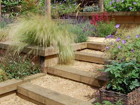 Garden On Different Levels, Steep Garden Steps, Sloped Landscaping, Gravel Landscaping Ideas, Fairy Path, Garden Slope, Sleeper Steps, Steep Gardens, Sleepers In Garden