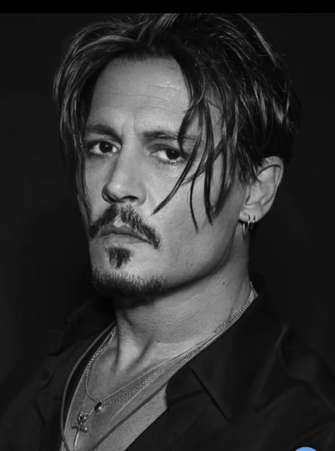 Johnny Depp Hairstyle, جوني ديب, Film Man, Young Johnny Depp, Johnny Depp Pictures, Johnny D, Here's Johnny, Cool Hairstyles For Men, Hair And Beard Styles