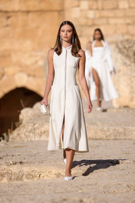 Georges Hobeika Spring-summer 2024 - Ready-to-Wear Baalbek Lebanon, George Hobeika, Summer 2024 Fashion, Georges Hobeika, Goddess Of Love, Spring Summer 2024, 2024 Fashion, Spring 2024, Primavera Estate