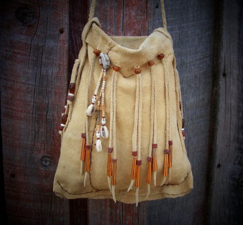 Possibles Bag, Leather Medicine Pouch, Medicine Pouch, Mountain Men, Everyday Purse, Medicine Bag, Belt Bags, Pow Wow, Mountain Man