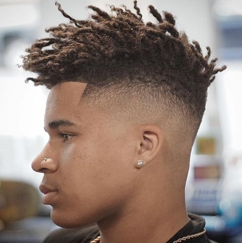 60 Hottest Men's Dreadlocks Styles to Try Style Dreadlocks, High Top Dreads, Short Dread Styles, Dreadlocks Hairstyle, Mens Dreadlock Styles, Dreadlocks Hairstyles, Dread Hairstyles For Men, Mens Dreads, Short Dreads