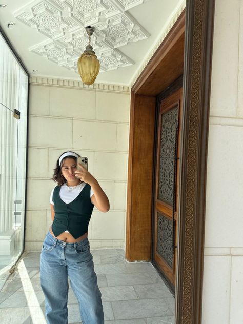 90s aesthetic womens outfit green vest white tee baggy 90s jeans Green Waistcoat Women Outfit, Baggy Jeans Outfit 90s Women, Waistcoat Women Outfit, 90s Vest Outfits, Baggy Jeans Outfit 90s, Green Vest Outfit, 90s Vest, Baggy Jeans Outfit, Waistcoat Woman