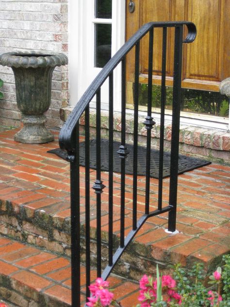 Outside Stair Railing, Step Railing Outdoor, Porch Step Railing, Wrought Iron Railing Exterior, Wrought Iron Porch Railings, Iron Railings Outdoor, Exterior Stair Railing, Porch Handrails, Exterior Handrail