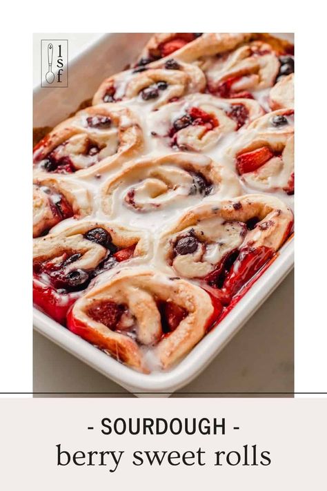 A simple, homemade recipe for long fermented, soft sourdough sweet rolls made with sourdough starter, mixed berries and a lemon glaze. Sourdough Lemon Rolls, Sourdough Cakes, Berry Sweet Rolls, Recipe Using Sourdough Starter, Sourdough Cinnamon Rolls, Sweet Roll Recipe, Sourdough Starter Discard Recipe, Gluten Free Sourdough, Homemade Sourdough Bread