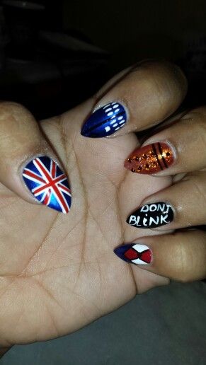 Doctor who themed nails! #doctorwho #dalek #daleks #don'tblink #matttennant #tardis #uk #flag #timelord #nails #blink #weepingangel Doctor Who Nail Art, Dr Who Nails, Sherlock Nails, Doctor Who Nails, Nerdy Nails, Themed Nails, Diy Acrylic Nails, Power Of Makeup, Uk Flag