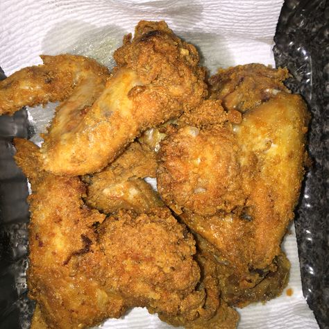 Fried chicken Churches Chicken, Lemon Seasoning, Fried Chicken Wings, Heart Food, Food Inspo, Food Goals, Lemon Chicken, Turkey Recipes, Soul Food