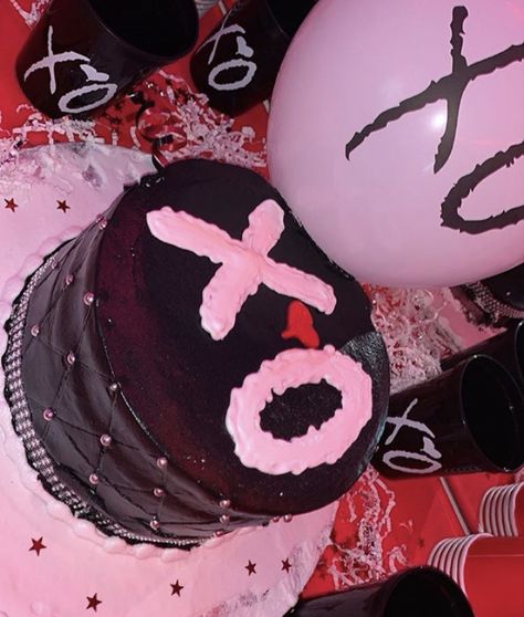 The Weeknd Cake, Weeknd Birthday, Clueless Party, The Weeknd Birthday, Xo Aesthetic, Chanel Birthday Party Decoration, 27th Birthday Cake, Monster Birthday Cakes, Xo Tattoo