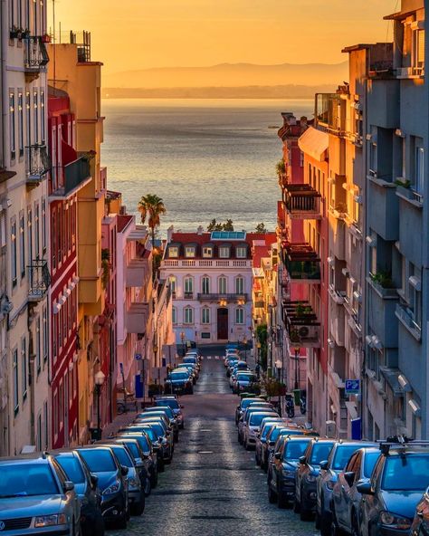 💕💕Lovely💕💕 on Twitter: "Beautiful World 🌎 ❤… " Lisbon Travel, Visit Portugal, Portugal Travel, World View, Spain And Portugal, Lisbon Portugal, City Travel, Places Around The World, Travel Bucket