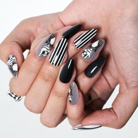 Medium almond Halloween press-on nails featuring gothic black and grey stripes with skull designs for a stylish and edgy manicure. Nails Kits, Nails Medium Almond, Halloween Manicure, Skull Nails, Diy Trim, Halloween Press On Nails, Press On Nails Medium, Medium Almond, Gothic Nails