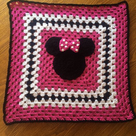 Crochet Granny Square Minnie Mouse Blanket Throw Disney Granny Square, Crochet Disney Blanket, Crochet Minnie Mouse, Minnie Mouse Crochet, Minnie Mouse Blanket, Crochet Numbers, Disney Blanket, Mouse Crochet, Crochet Disney