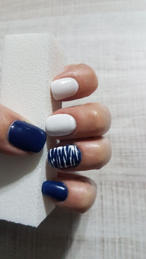 White Nails With Dark Blue Design, White Dark Blue Nails, Navy Blue And White Nail Ideas, Navy Blue And White Nails Design, White Nail With Navy Blue Design, Navy Blue Nails With White, White And Navy Blue Nails, Navy And White Nails, Navy Blue And White Nails