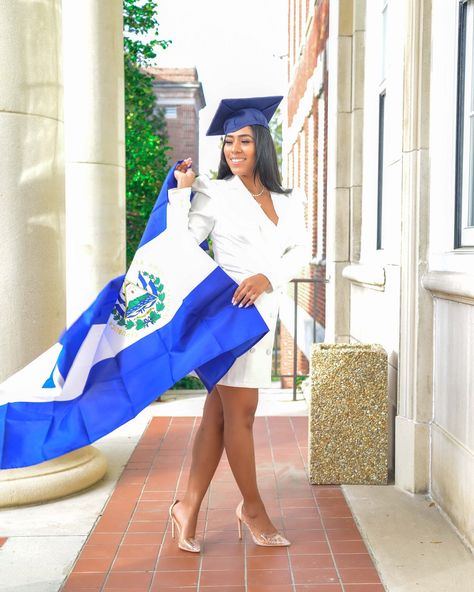 #afrolatina #fashion #hbcu #hbcugrad #latina #graduationpictures #graduationphotos #graduation Latina Graduation Pictures, Latina Graduation, Graduation Fits, Graduation Pictures Outfits, Graduation Shoot Ideas, Graduation Outfit College, Portrait Outfits, College Grad Pictures, 2025 Graduation