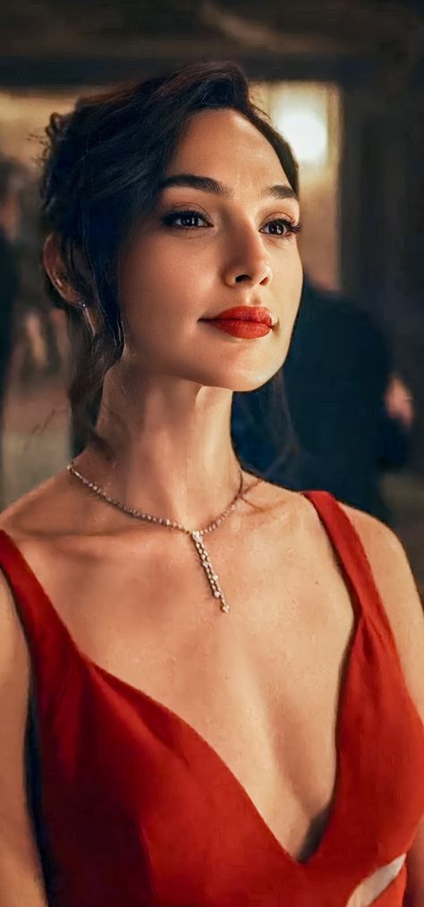 Gal Gadot Red Notice, Red Notice, Gal Gabot, Gal Gardot, Gal Gadot Wonder Woman, Gal Gadot, Star Girl, Hollywood Stars, Plastic Surgery