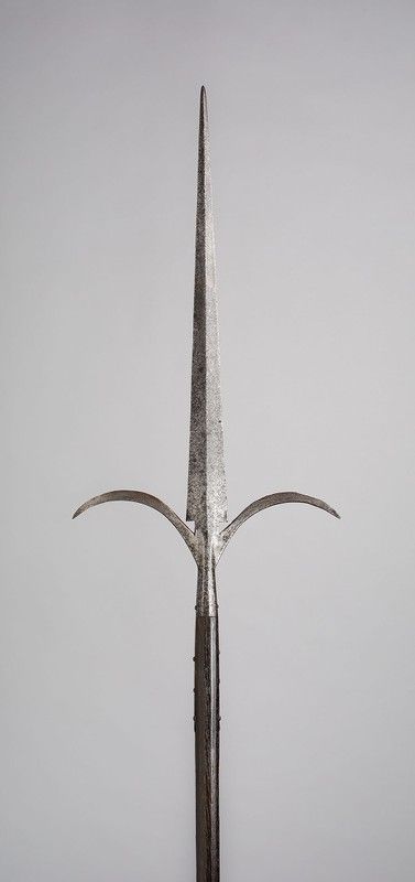 Friuli Spear | The Art Institute of Chicago  Italian  Friuli Spear, 1480  Steel and wood (oak) L. 243.8 cm (96 in.) Blade and socket L. 84.2 cm (33 1/8 in.) Wt. 5 lb. 11 oz.  George F. Harding Collection, 1982.2768 The Way Of Kings, Art Institute Of Chicago, Spears, Zbrush, Dark Fantasy, Game Art, Art