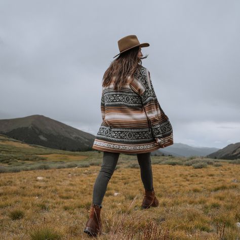 Featuring a rich brown serape inspired pattern, this belted shawl collar cardigan sweater features drop shoulders, side seam pockets and a self tie waist. Made from a cozy wool blend, it has a flowing, easy drape that pairs perfectly over your favorite jeans. Drop Shoulders Shawl Collar Self Tie At Waist Side Seam Pockets 85% Acrylic, 15% Wool Imported Southwest Jacket Outfit, Outdoorsy Western Style, Pendleton Sweater Outfit, All Natural Clothing, Women’s Western Wear, South Western Fashion, Mountain Style Fashion, Outdoor Style Women, Fall Hippie Outfits