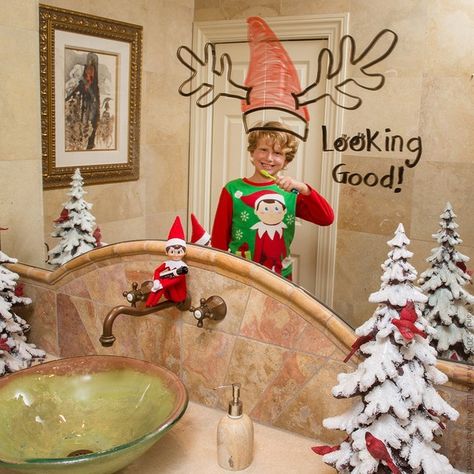 Elf On The Shelf Easy, Funny Christmas Images, Elf Delivery, Christmas Reflections, Elf Idea, Elf Ideas Easy, Elf Pets, Funny Elf On The Shelf, Elf Funny